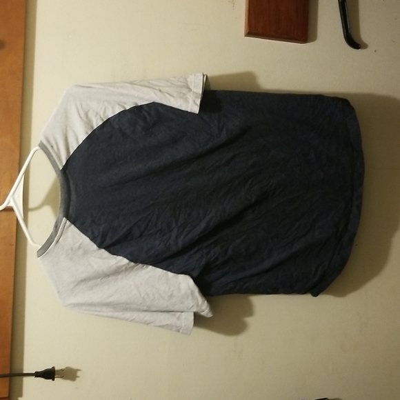 Old Navy Blue and White T shirt - Picture 2 of 3